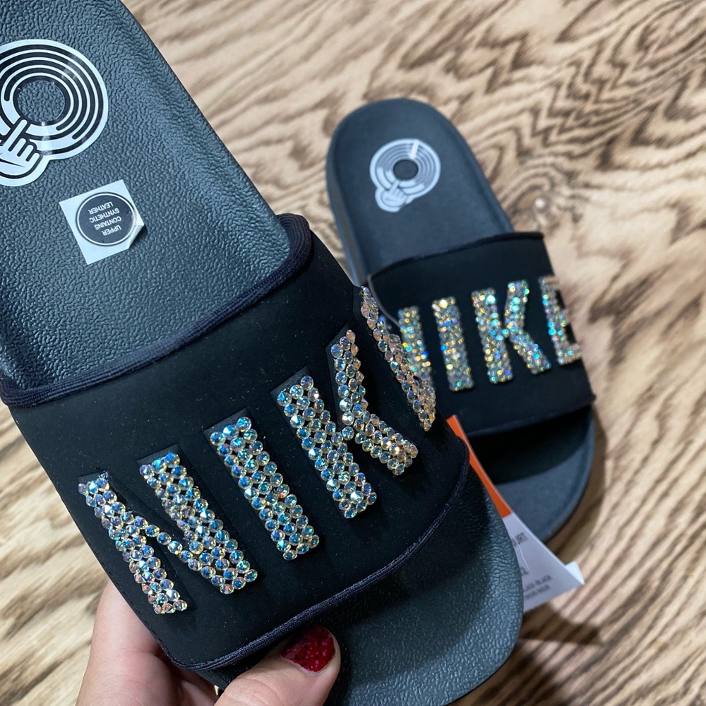 Nike custom Swarovski off court slides - Picture 2 of 4